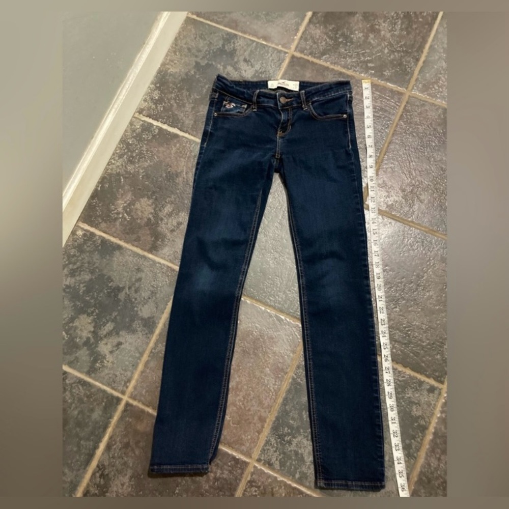 Hollister Dark Indigo Low Rise Straight Leg Jeans. Size w26 L 31.. size 3 - Picture 2 of 10